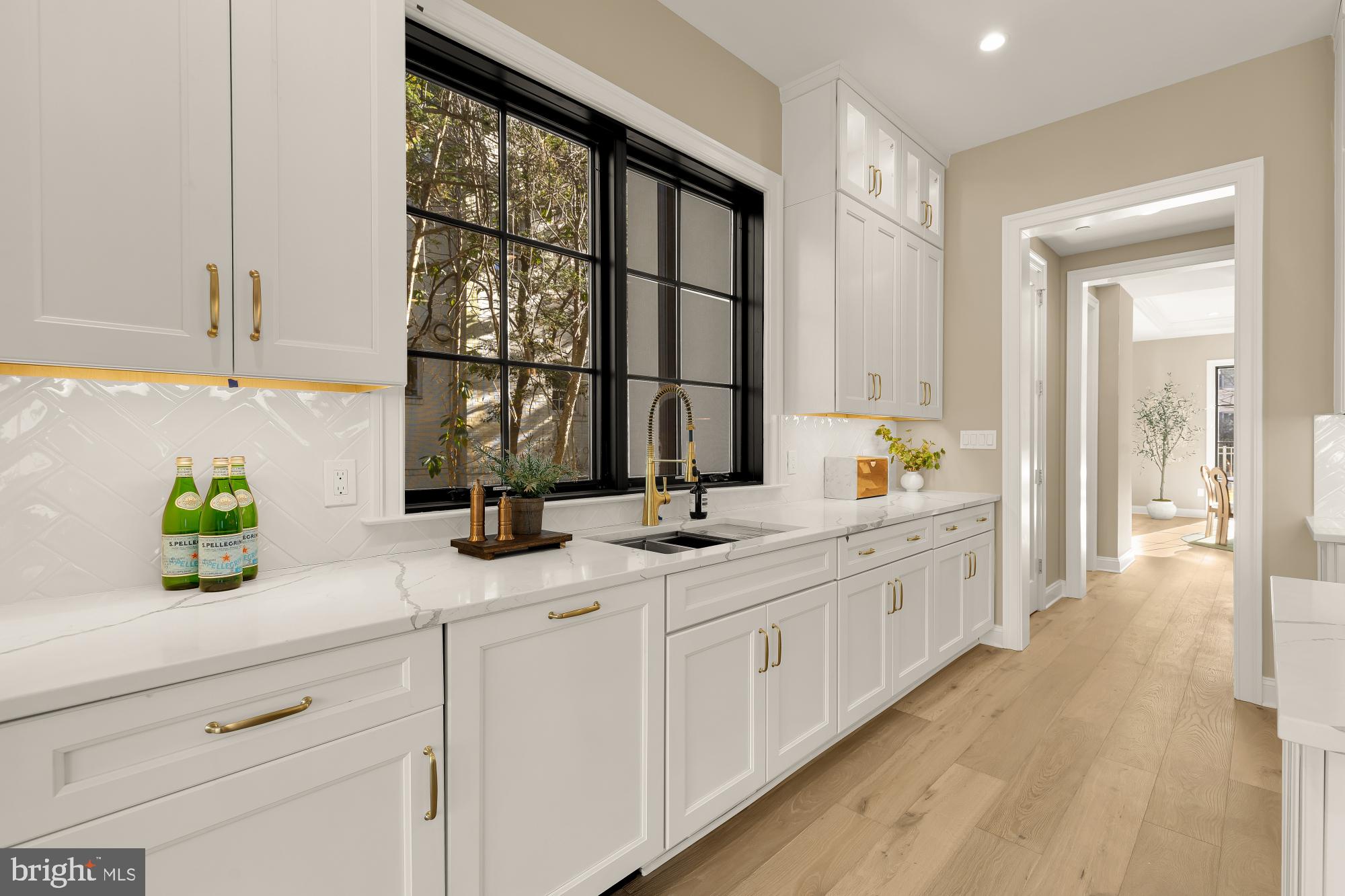 2733 Chesapeake Street Northwest Washington, DC 20008 - Photo 20 of 97