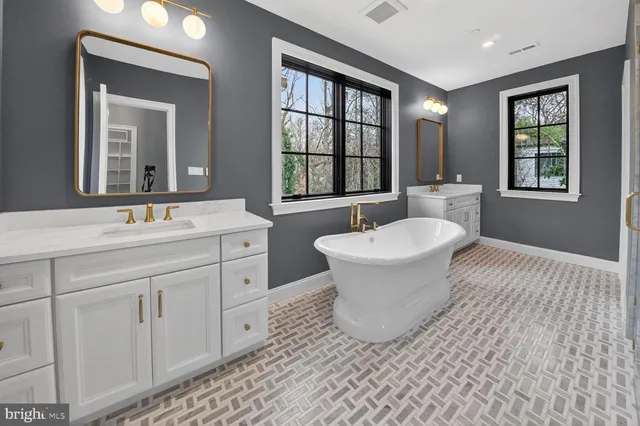 $5,200,000 | 2733 Chesapeake Street Northwest, Washington, DC 20008