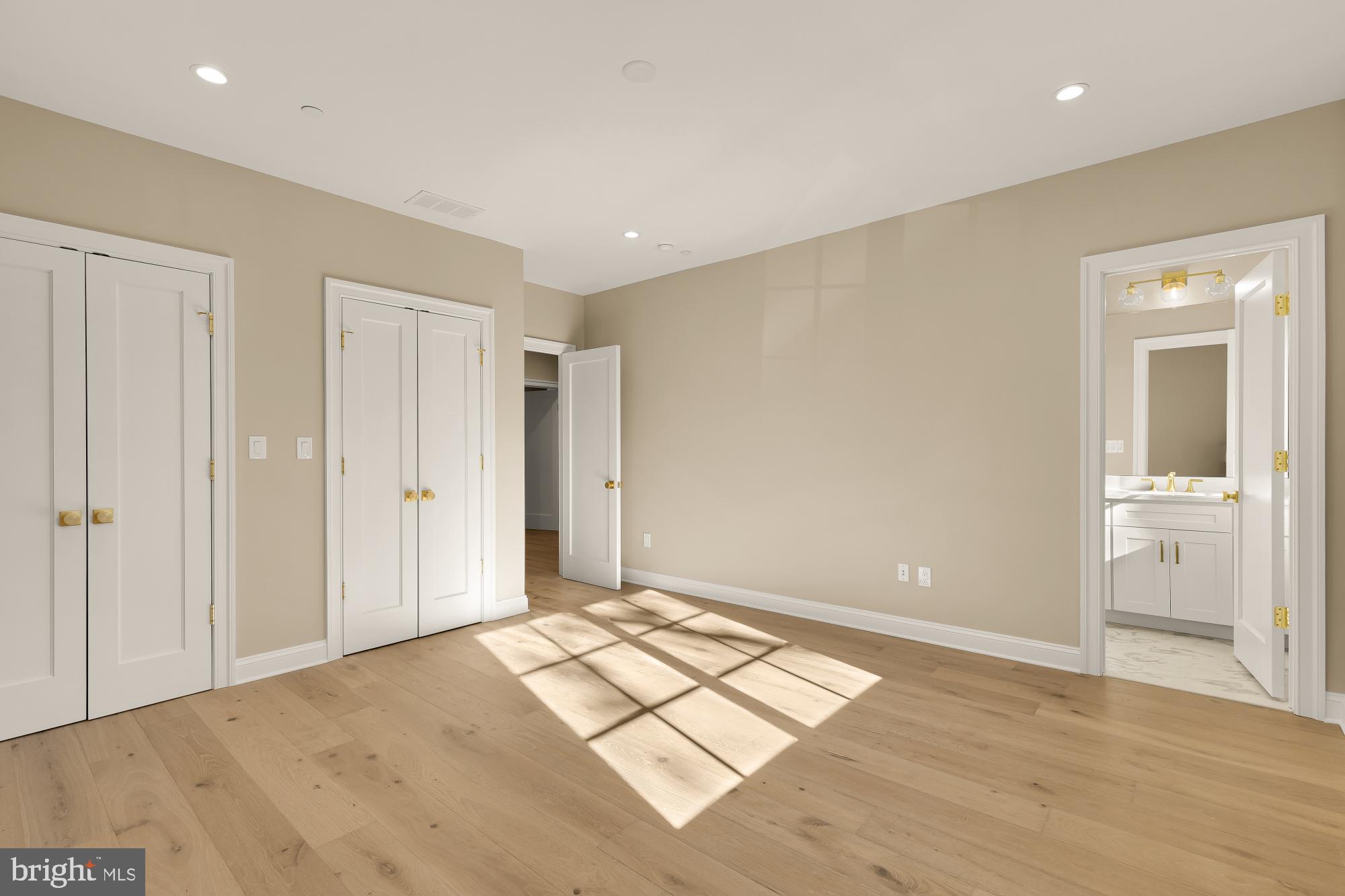 2733 Chesapeake Street Northwest Washington, DC 20008 - Photo 55 of 97 a view of livingroom with kitchen