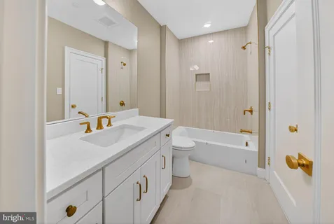 $5,200,000 | 2733 Chesapeake Street Northwest, Washington, DC 20008