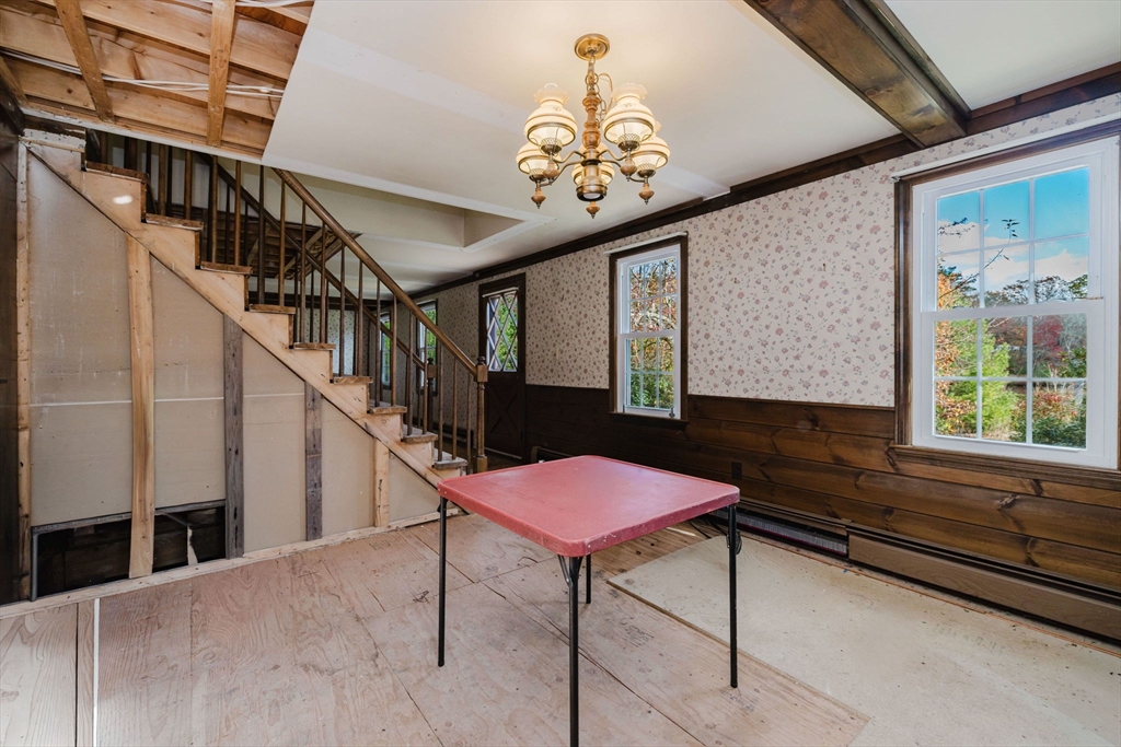 150 Quanapoag Road Freetown, MA 02717 - Photo 24 of 42 a living room with furniture