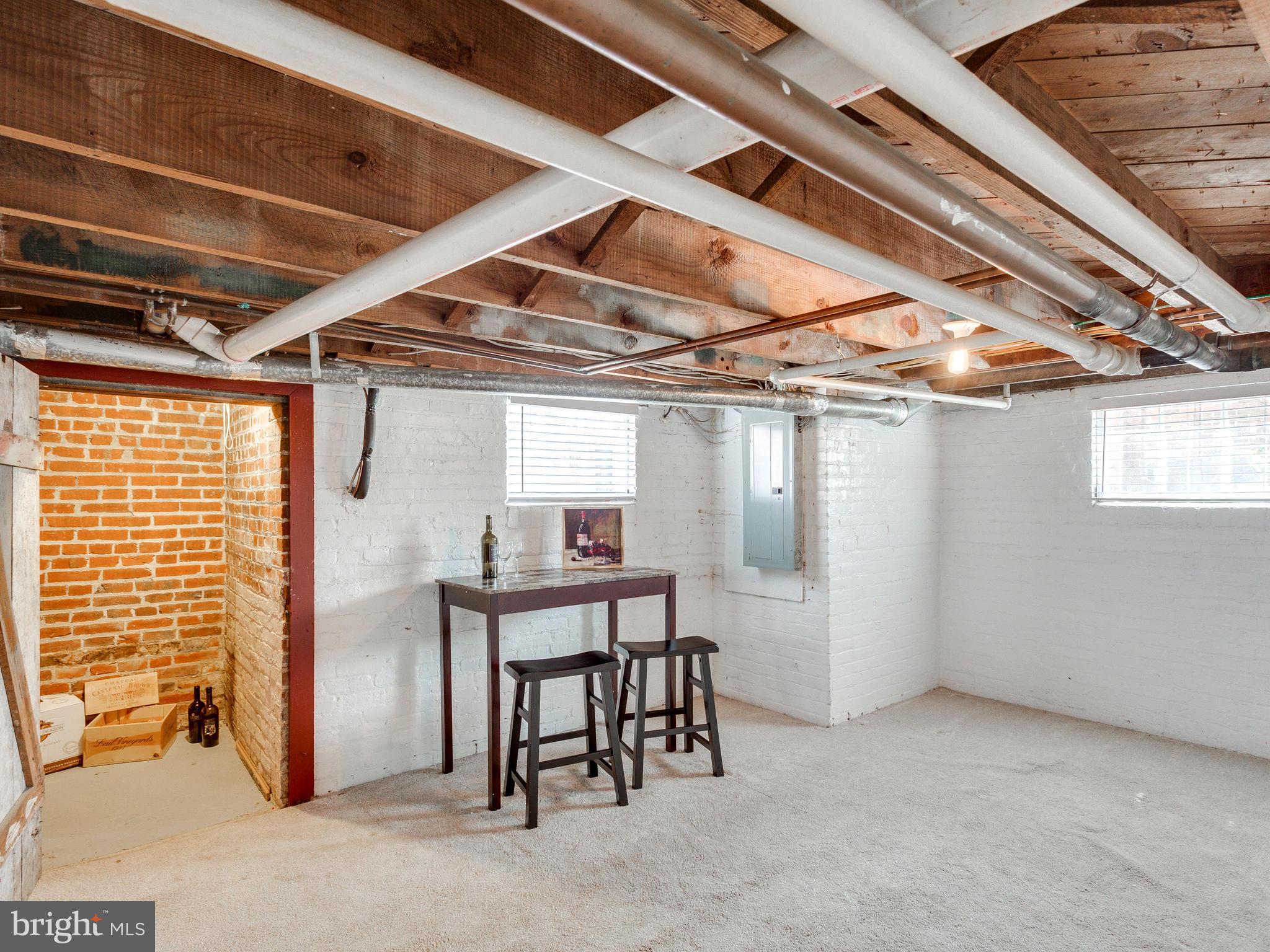 1107 Russell Road Alexandria, VA 22301 - Photo 24 of 29 a view of a room with table and chairs