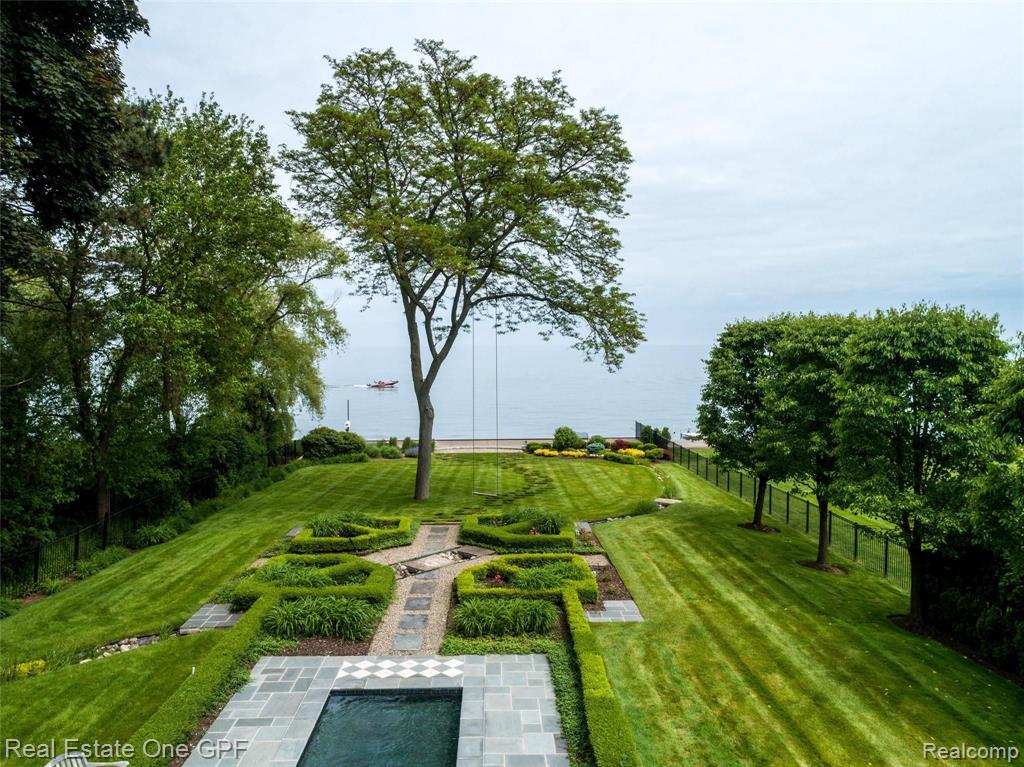 992 Lake Shore Road Grosse Pointe Shores, MI 48236 - Photo 4 of 59