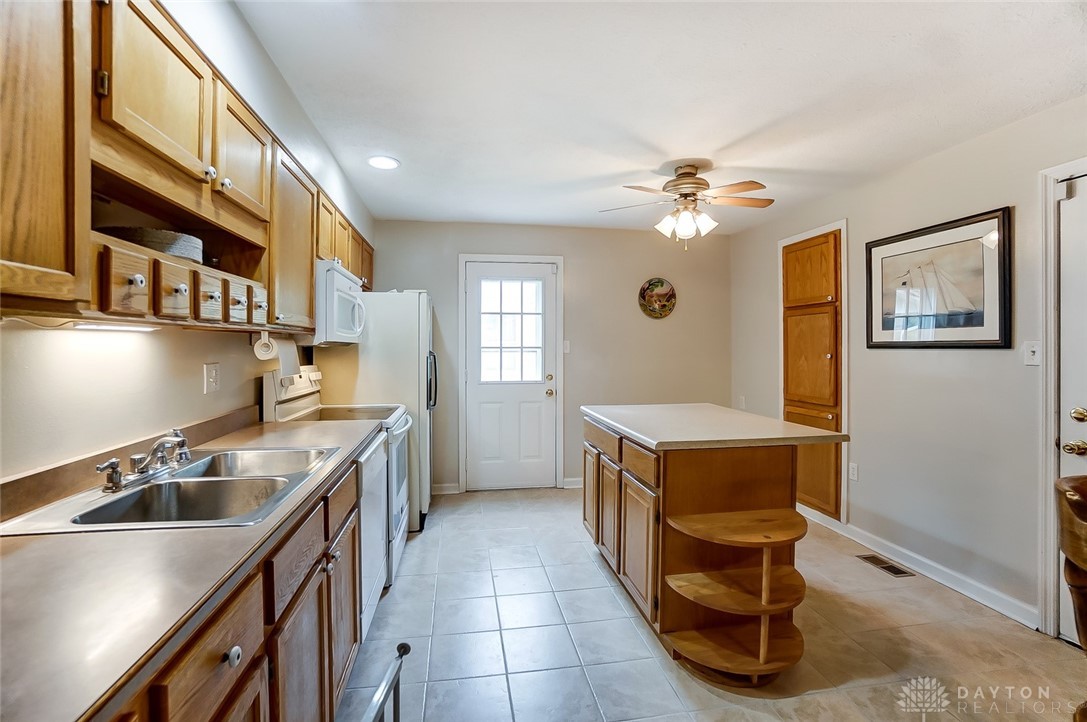 6213 Carnation Road Dayton, OH 45449 - Photo 13 of 40 Gallery Image 13