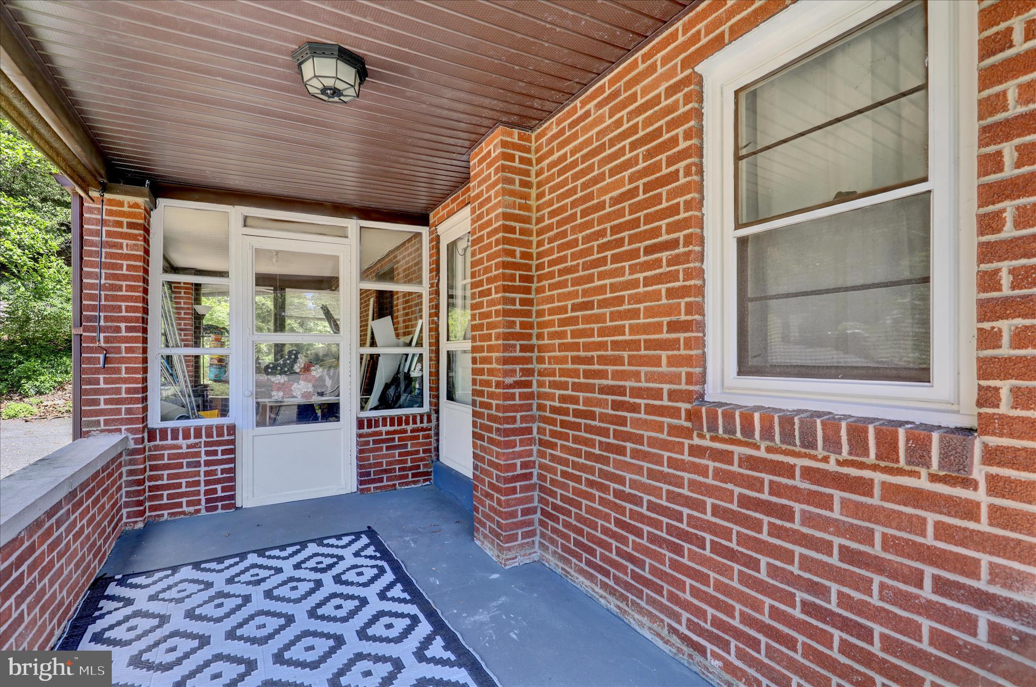 1815 Holly Road Reading, PA 19602 - Photo 2 of 32 360_9040