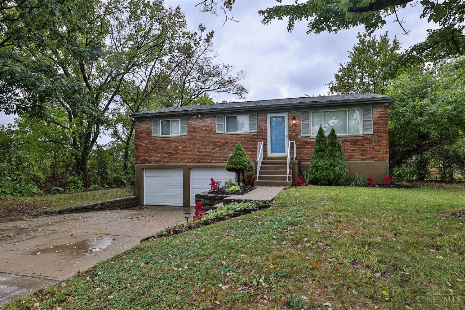 11251 Pippin Road Cincinnati, OH 45231 - Photo 2 of 26