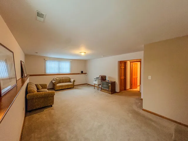 $345,000 | 424 North Aspen Drive, Cortland, IL 60112