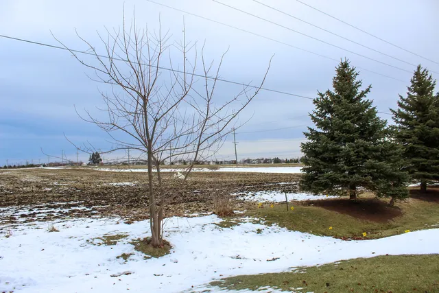 $345,000 | 424 North Aspen Drive, Cortland, IL 60112