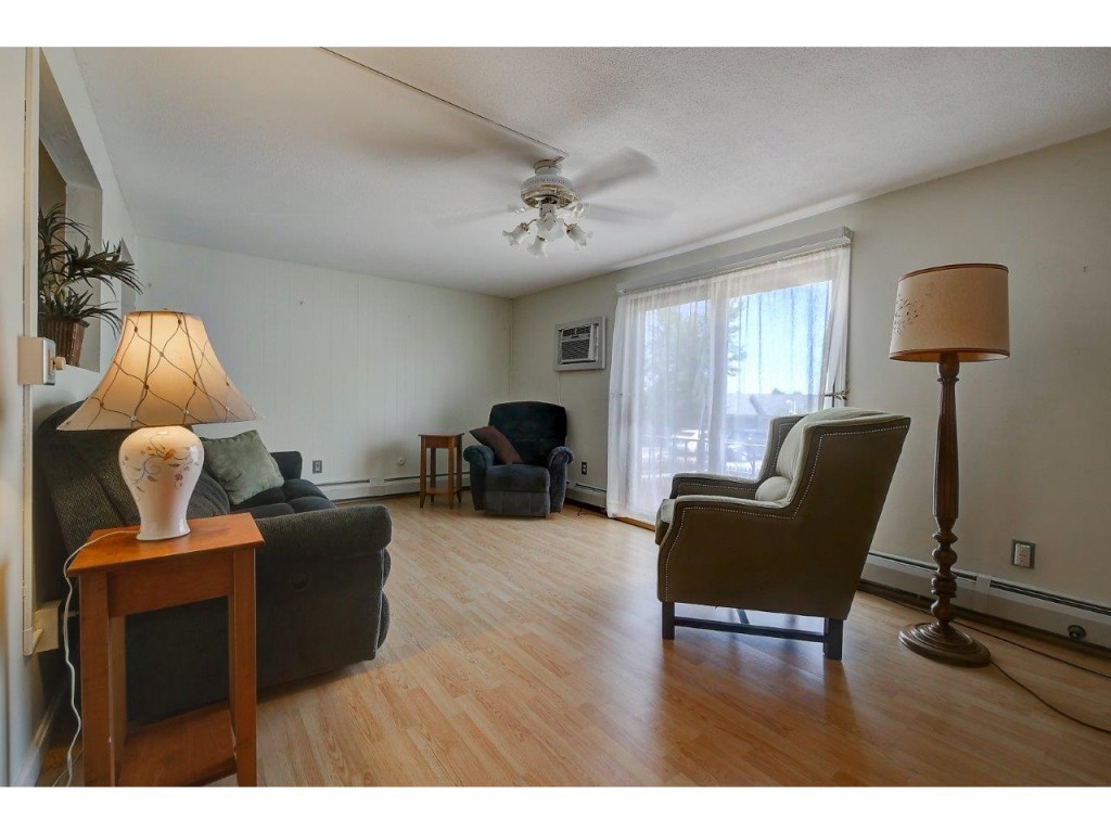 12 R English Village Road, Unit 204 Manchester, NH 03102 - Photo 1 of 20 Gallery Image 1