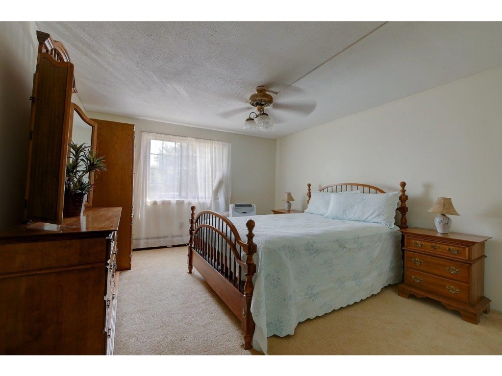 12 R English Village Road, Unit 204 Manchester, NH 03102 - Photo 11 of 20 Gallery Image 11