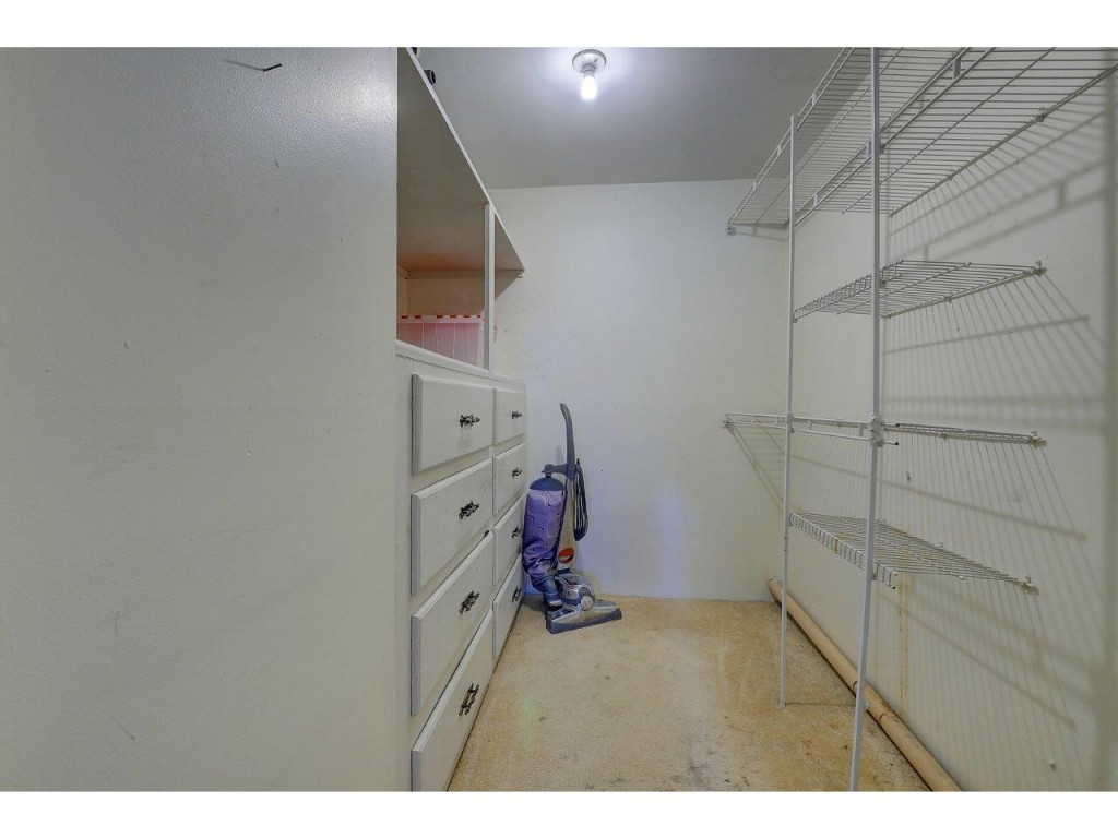 12 R English Village Road, Unit 204 Manchester, NH 03102 - Photo 13 of 20 Gallery Image 13