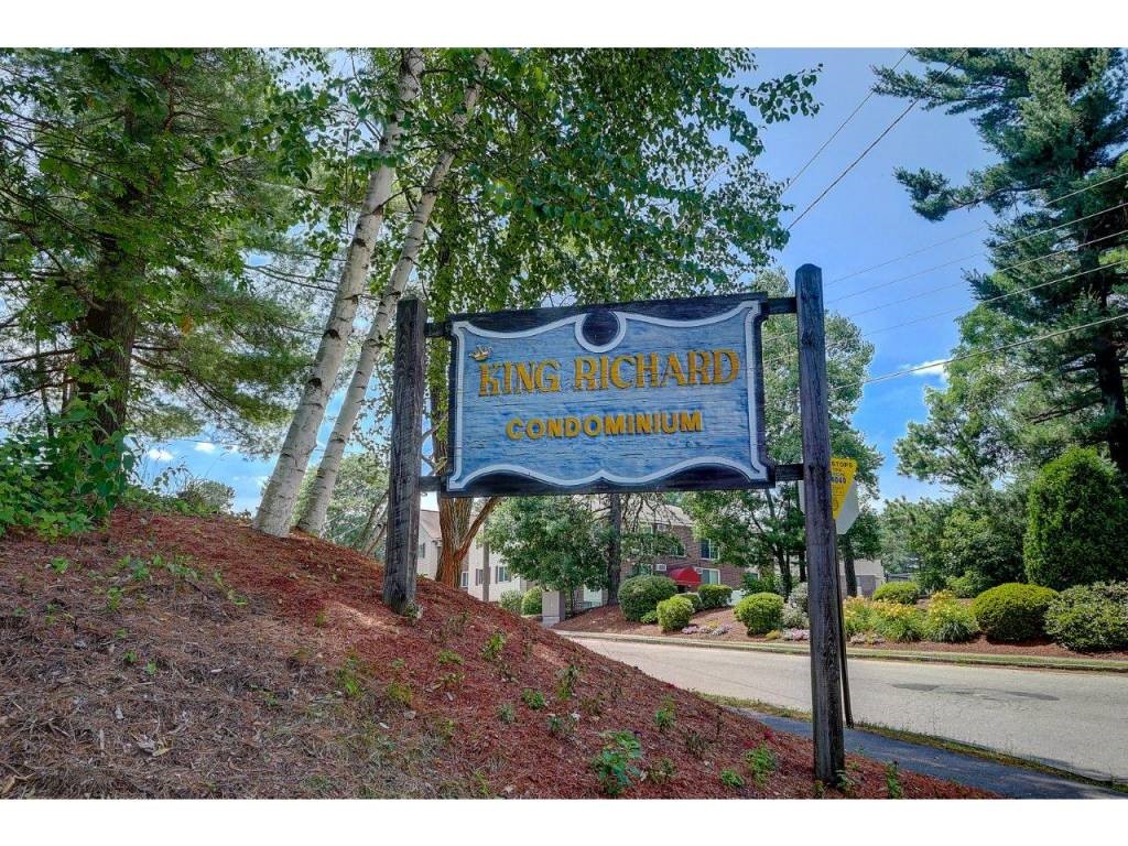 12 R English Village Road, Unit 204 Manchester, NH 03102 - Photo 18 of 20 Gallery Image 18
