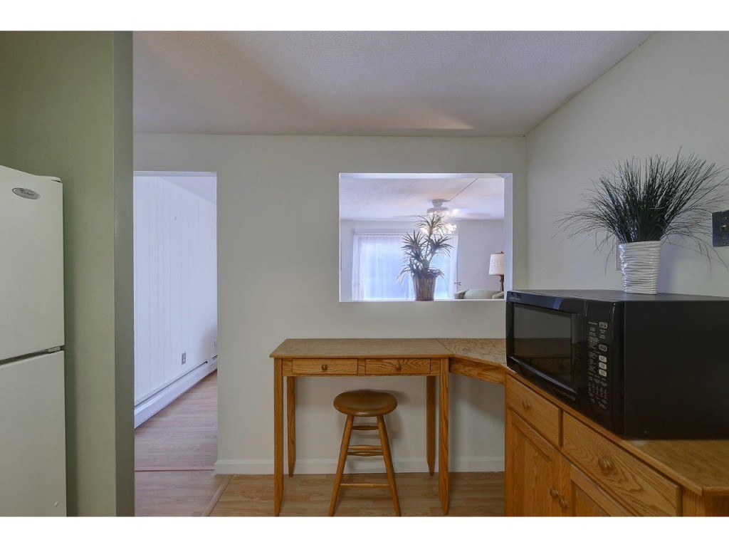 12 R English Village Road, Unit 204 Manchester, NH 03102 - Photo 10 of 20 Gallery Image 10