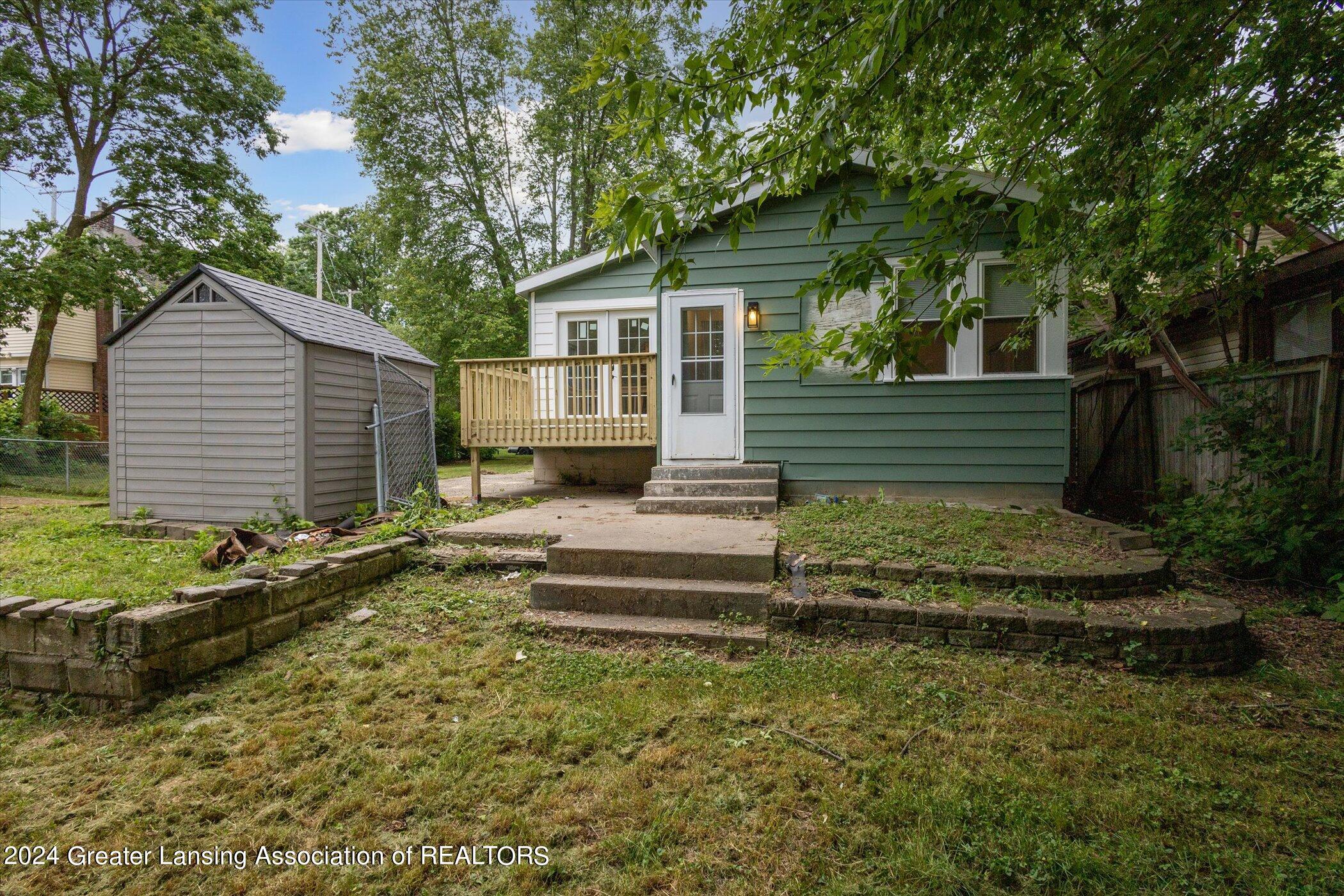 2211 South Rundle Avenue Lansing, MI 48910 - Photo 33 of 39 34-2211-S-Rundle-Ave-Lansing-MI-48910-Wi