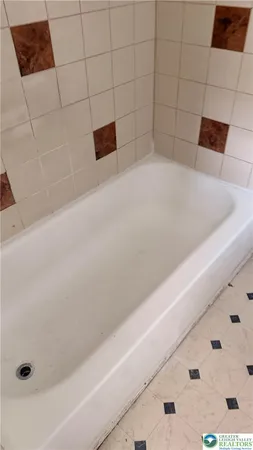 $2,100 | 832 Chestnut Street, Allentown, PA 18102