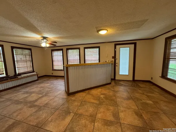 $2,000 | 119 Greenlawn Avenue, Pleasanton, TX 78064