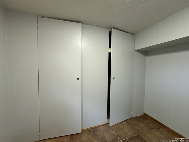 $2,000 | 119 Greenlawn Avenue, Pleasanton, TX 78064