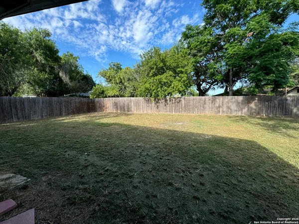 $2,000 | 119 Greenlawn Avenue, Pleasanton, TX 78064