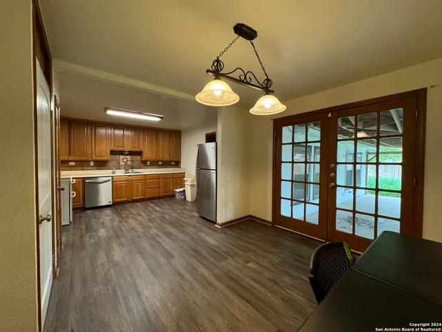 $2,000 | 119 Greenlawn Avenue, Pleasanton, TX 78064