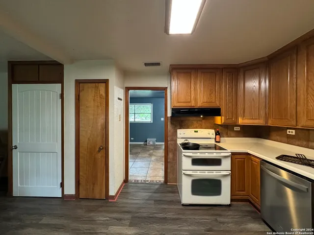 $2,000 | 119 Greenlawn Avenue, Pleasanton, TX 78064