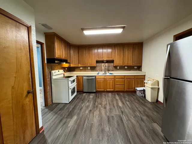 $2,000 | 119 Greenlawn Avenue, Pleasanton, TX 78064