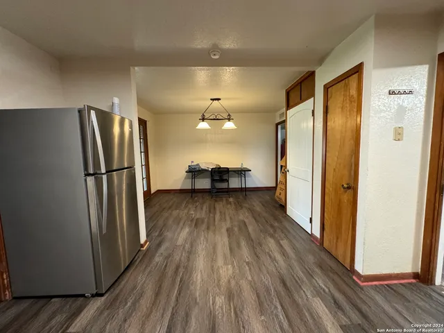 $2,000 | 119 Greenlawn Avenue, Pleasanton, TX 78064