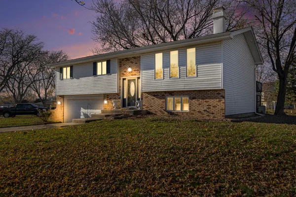 $310,000 | 1510 West 94th Court, Crown Point, IN 46307