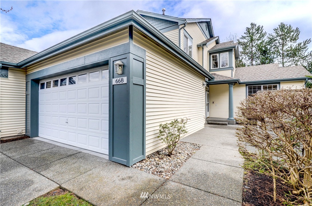 668 Chelan Place Northeast Renton, WA 98059 - Photo 2 of 25