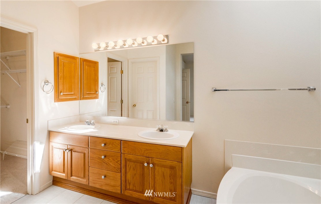668 Chelan Place Northeast Renton, WA 98059 - Photo 16 of 25