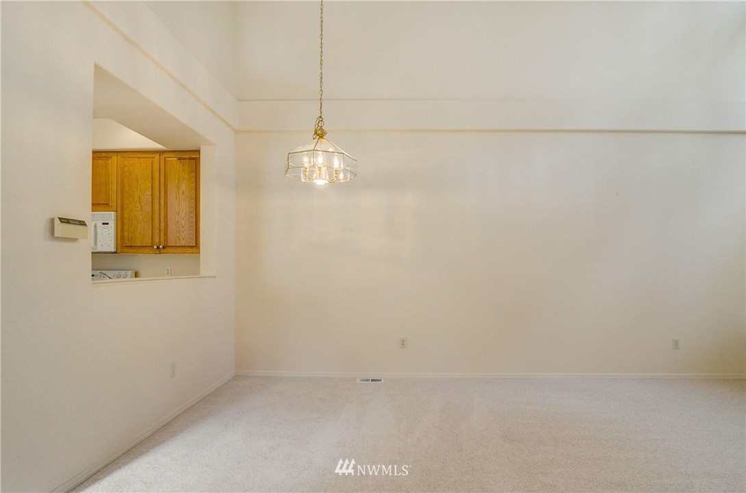 668 Chelan Place Northeast Renton, WA 98059 - Photo 5 of 25