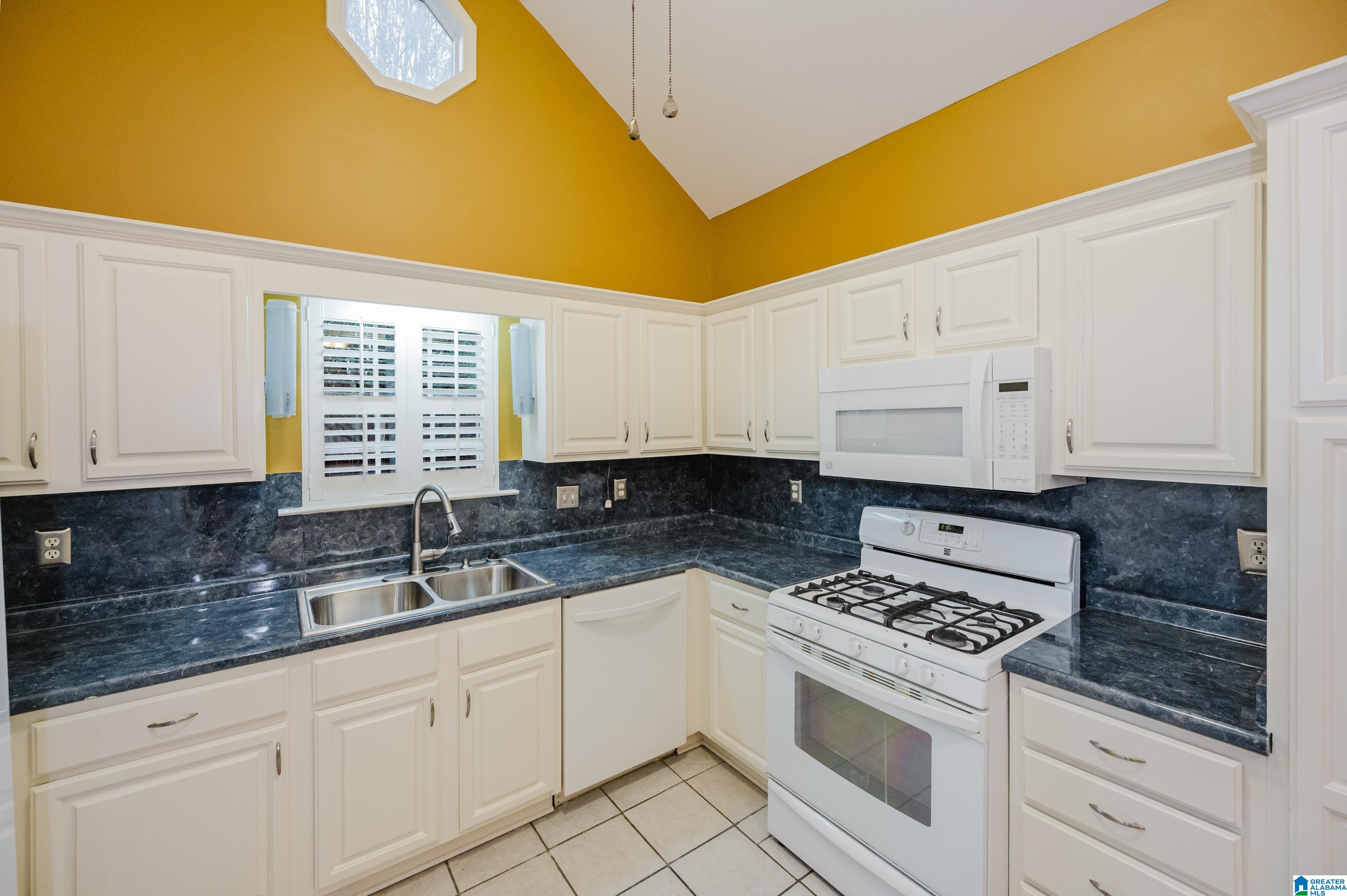 148 Stonehaven Drive Pelham, AL 35124 - Photo 14 of 40