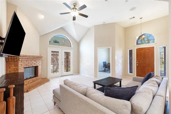 $2,400 | 6912 Harvey Lane, Plano, TX 75023