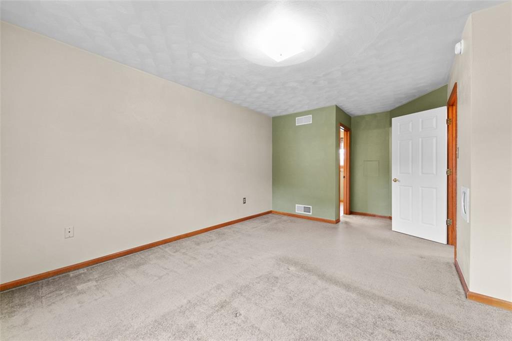 5 Kalyn Court Irwin, PA 15642 - Photo 27 of 40 Master Bedroom