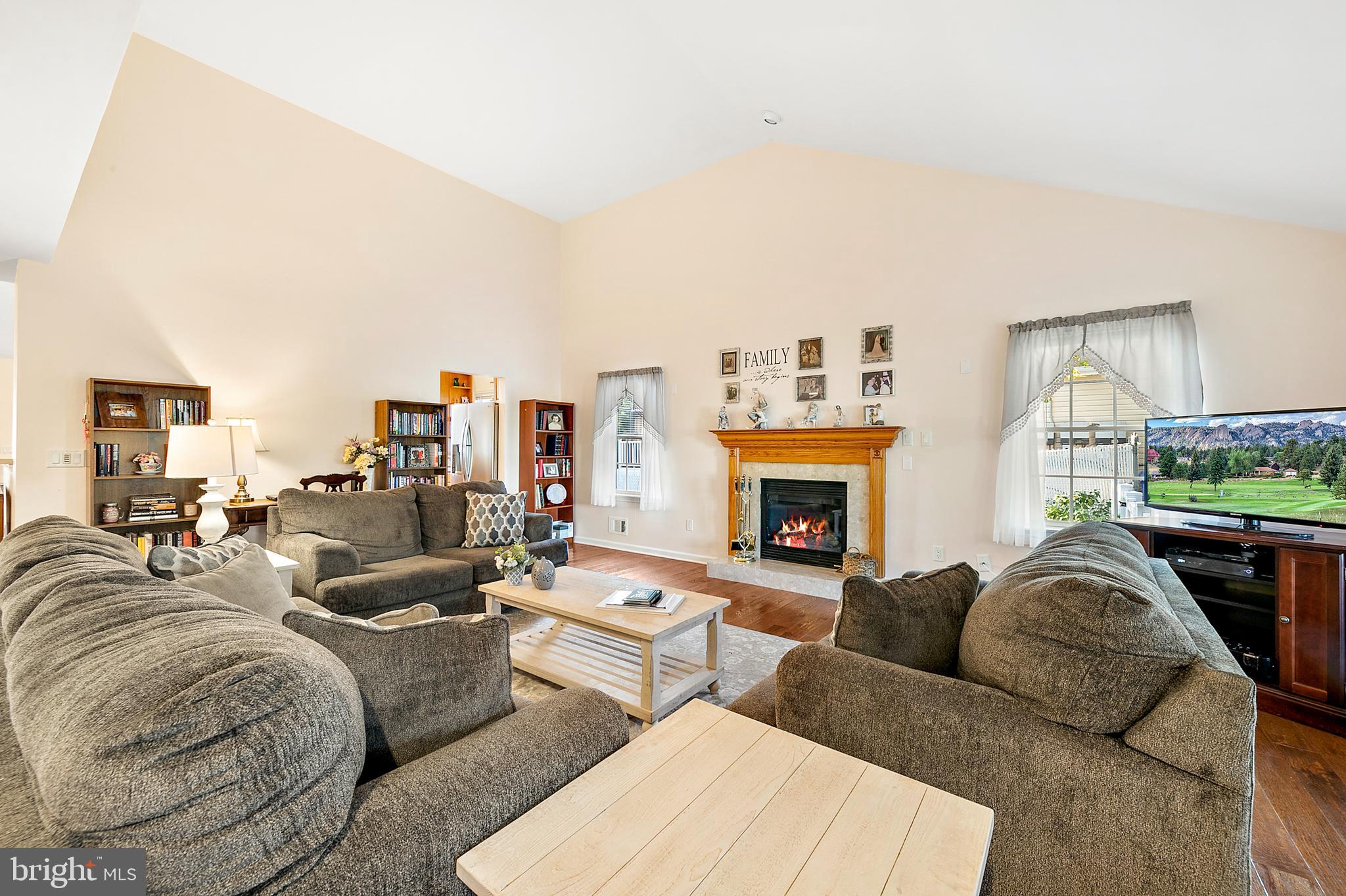 119 Toggle Road Manahawkin, NJ 08050 - Photo 2 of 75