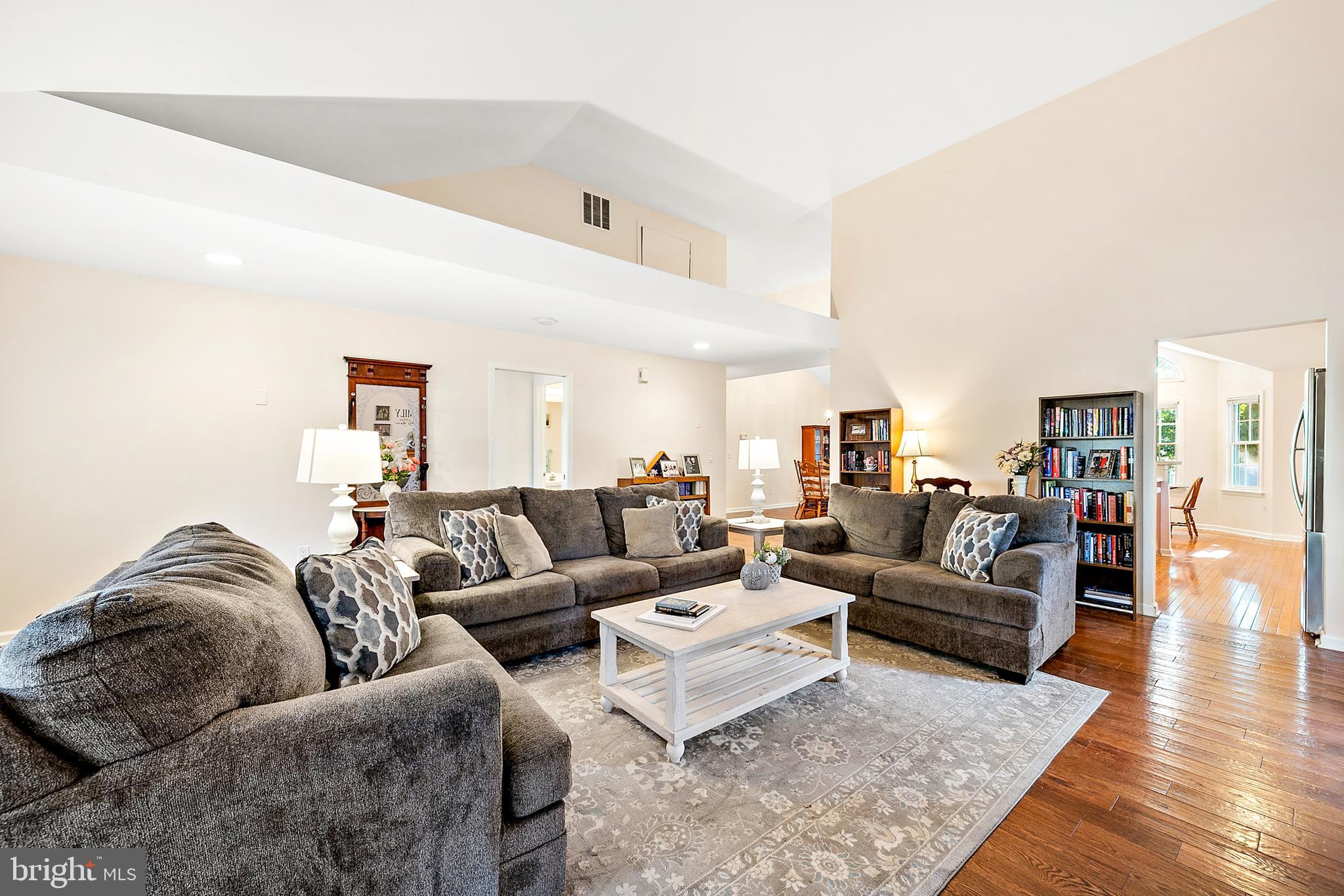 119 Toggle Road Manahawkin, NJ 08050 - Photo 3 of 75