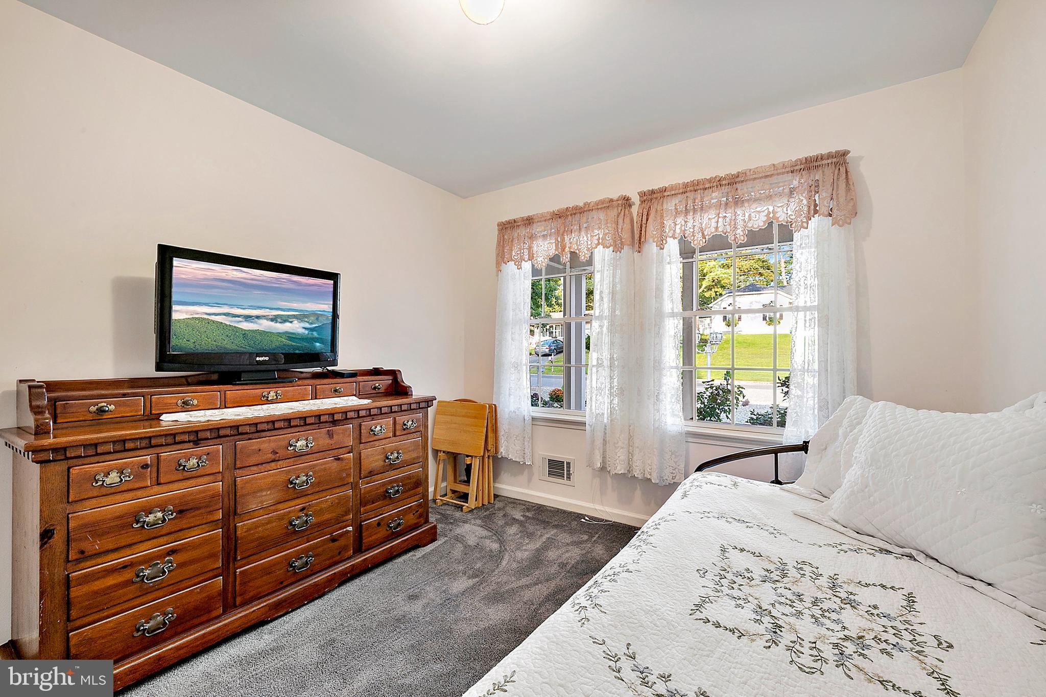 119 Toggle Road Manahawkin, NJ 08050 - Photo 33 of 75
