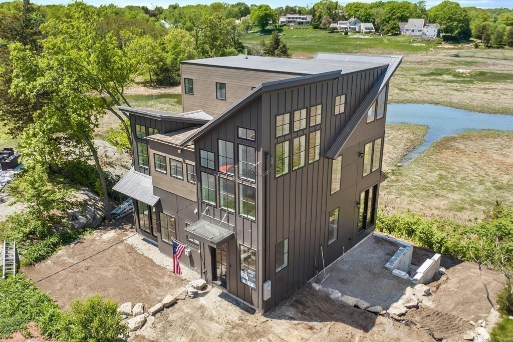 10 Chestnut Place Hingham, MA 02043 - Photo 38 of 41 a view of a house with backyard and sitting area