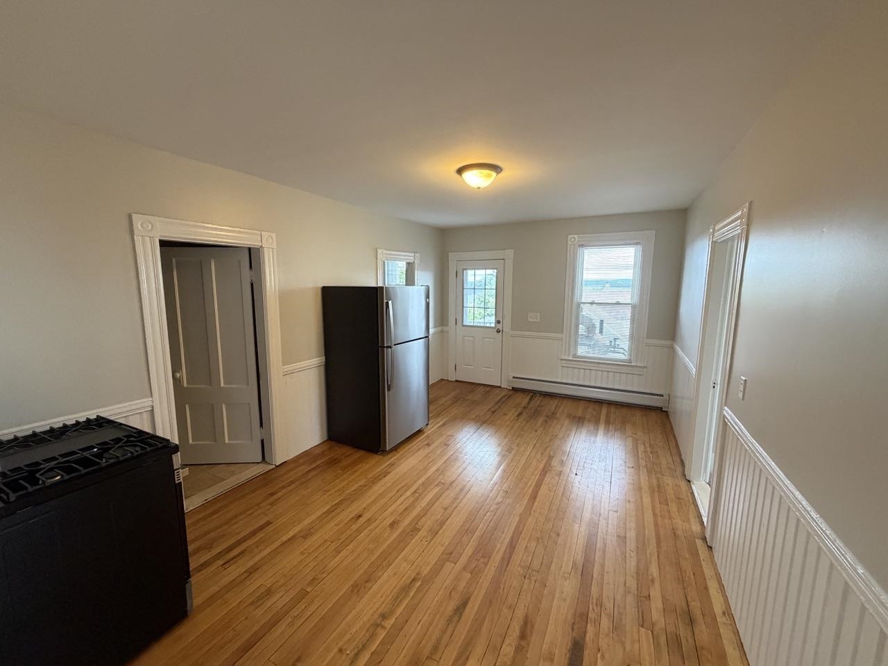 579 Clay Street, Unit 2 Manchester, NH 03103 - Photo 4 of 14 Gallery Image 4