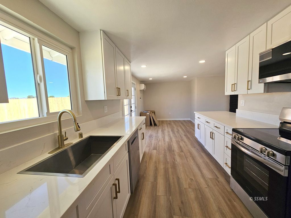 420 South Yorktown Street Ridgecrest, CA 93555 - Photo 8 of 46