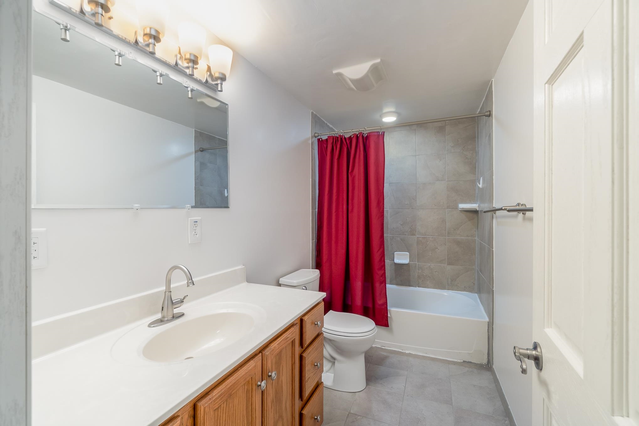 646 South Patterson Road Midland, MI 48640 - Photo 18 of 48
