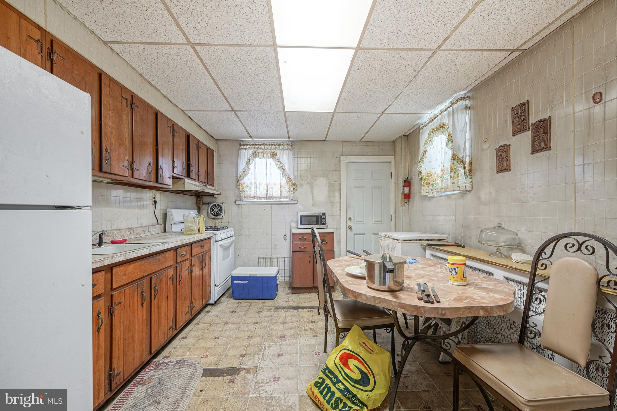 1810 Tasker Street Philadelphia, PA 19145 - Photo 12 of 26