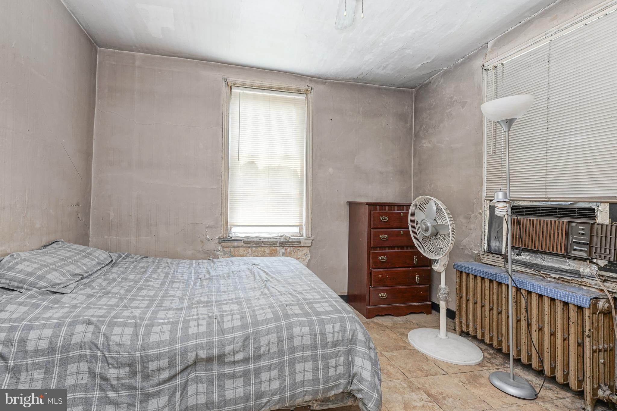 1810 Tasker Street Philadelphia, PA 19145 - Photo 17 of 26