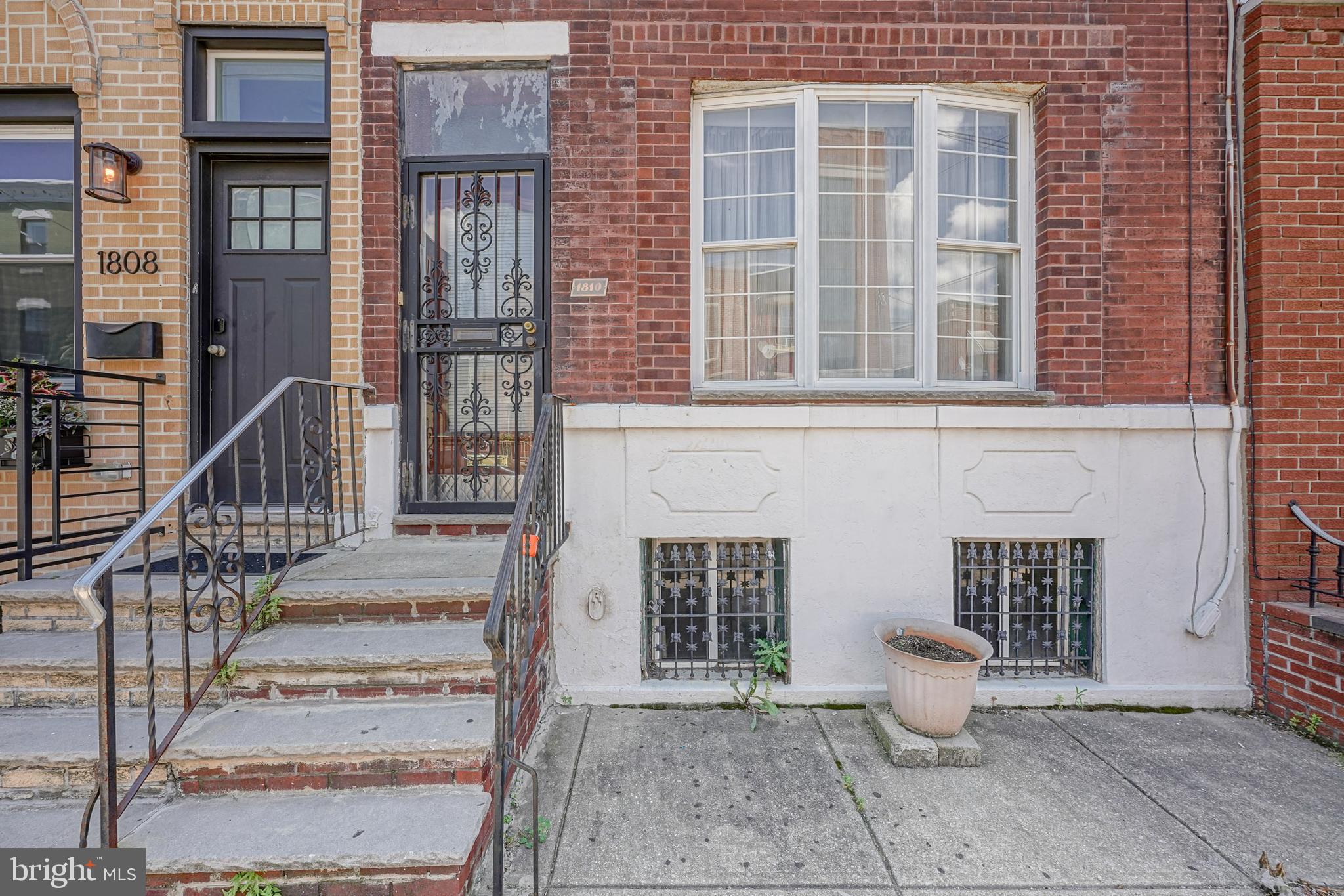 1810 Tasker Street Philadelphia, PA 19145 - Photo 3 of 26