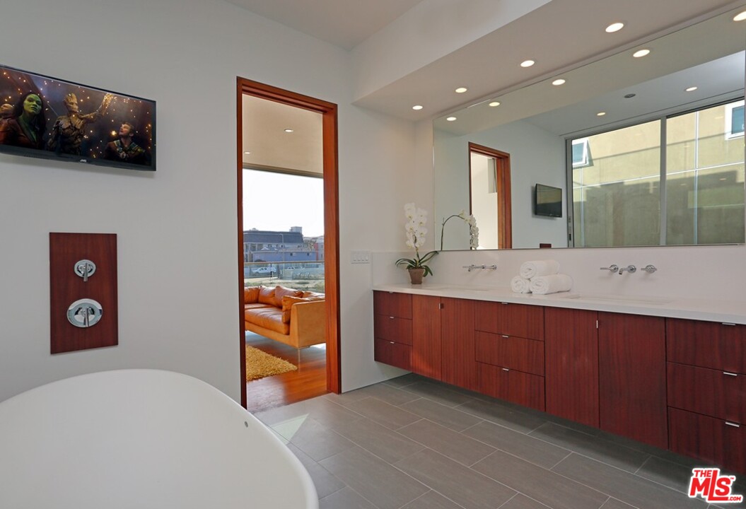 4107 Roma Court Marina del Rey, CA 90292 - Photo 13 of 27