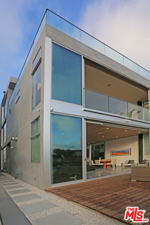4107 Roma Court Marina del Rey, CA 90292 - Photo 20 of 27