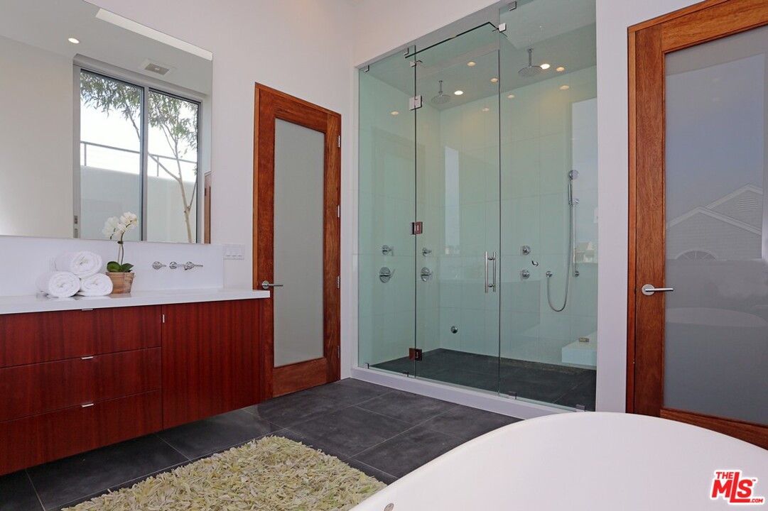 4107 Roma Court Marina del Rey, CA 90292 - Photo 7 of 27
