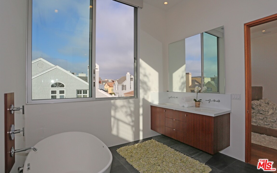 4107 Roma Court Marina del Rey, CA 90292 - Photo 8 of 27