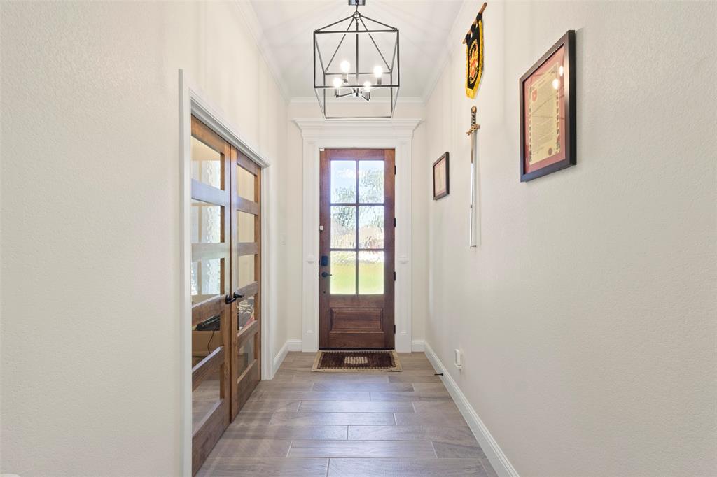904 Taylor Branch Springtown, TX 76082 - Photo 4 of 37