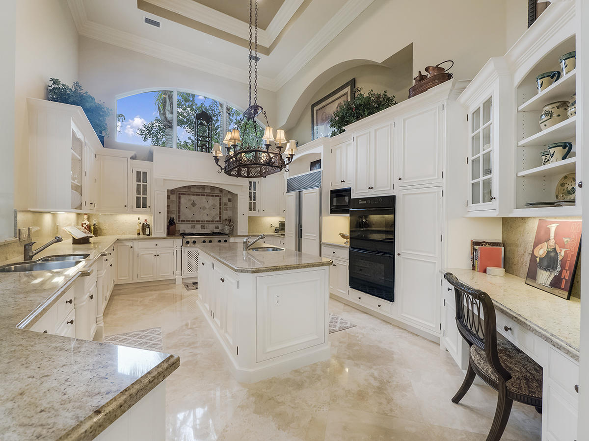 114 Playa Rienta Palm Beach Gardens, FL 33418 - Photo 13 of 52 15 Kitchen