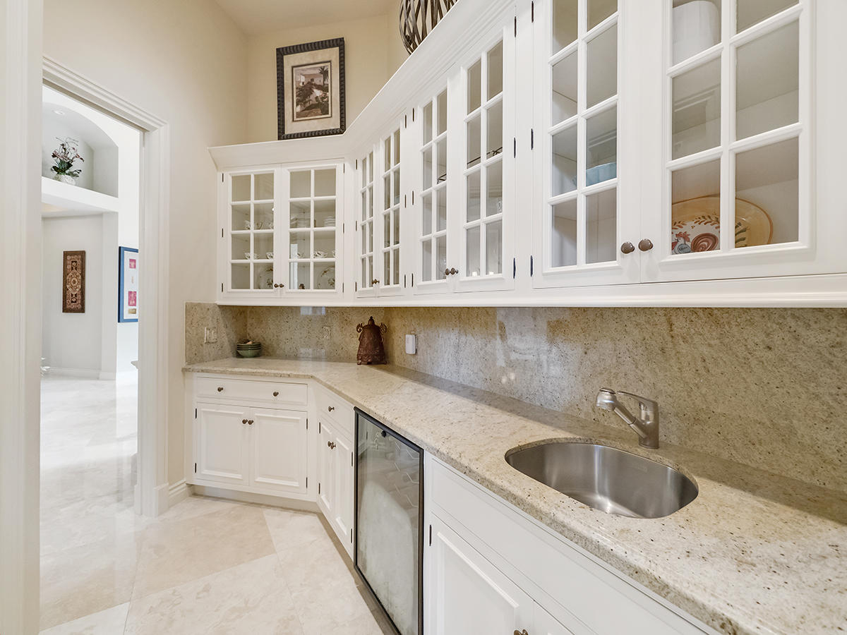 114 Playa Rienta Palm Beach Gardens, FL 33418 - Photo 15 of 52 17 Kitchen